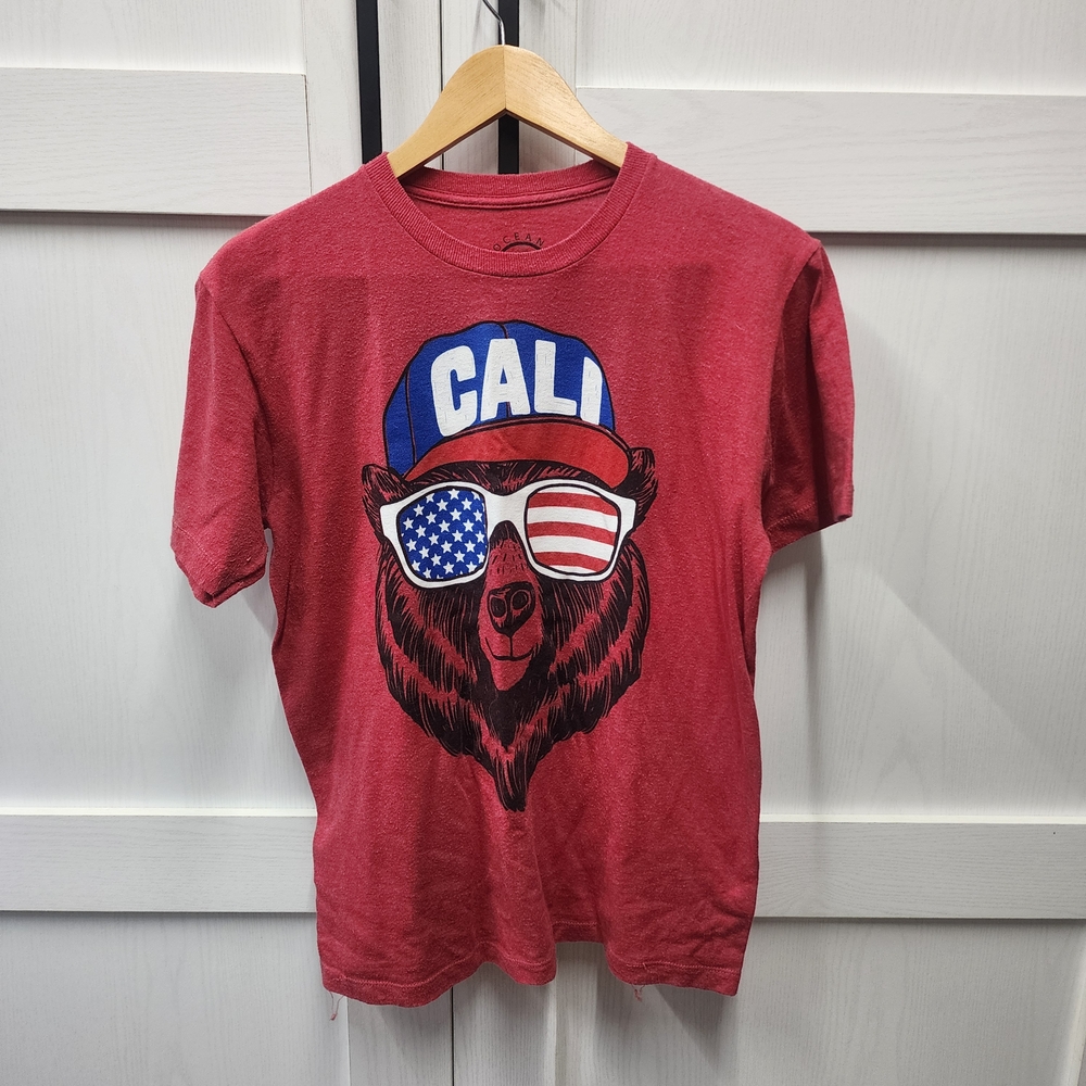 Ocean Current Red Graphic Bear T-Shirt